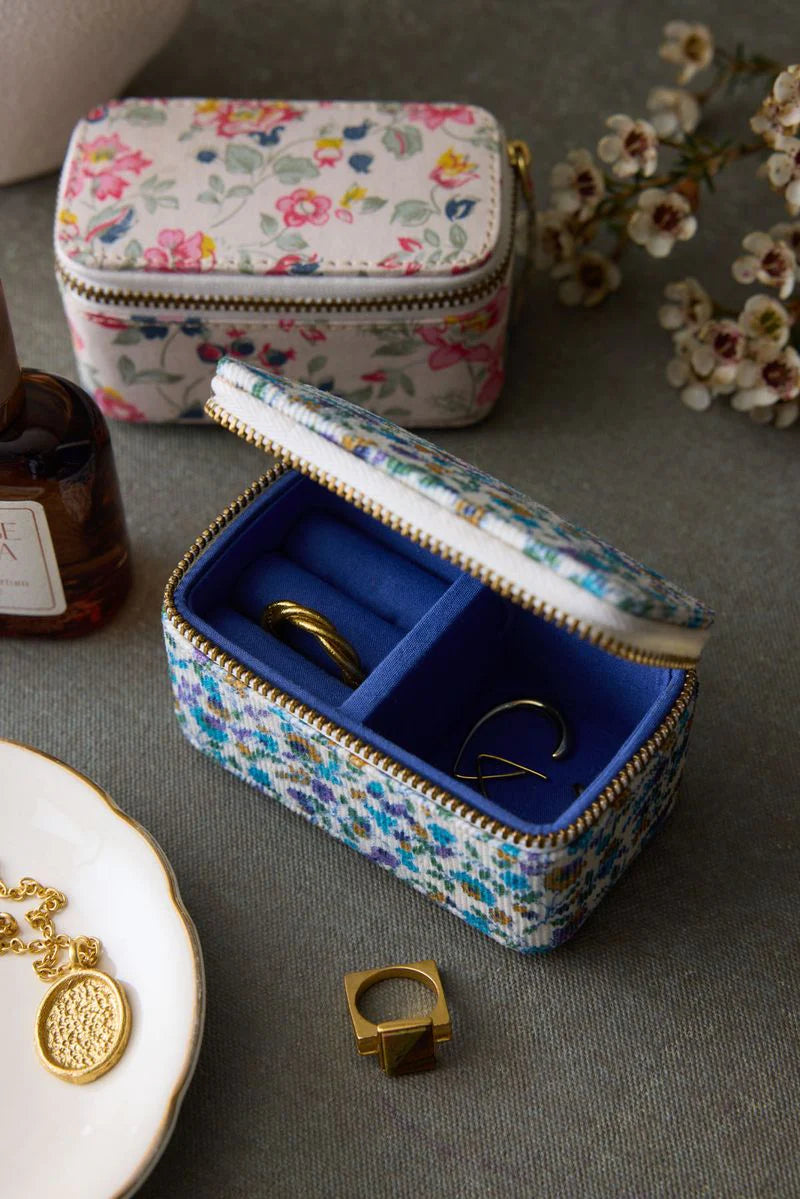 Soumaya Jewelry Box in Cream Wild Flowers