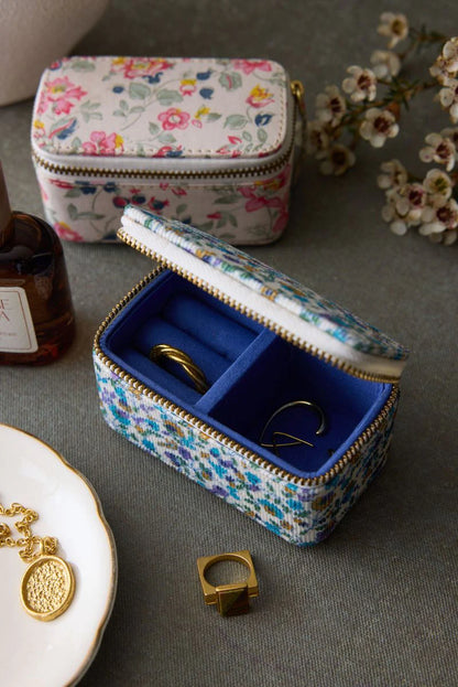 Soumaya Jewelry Box in Cream Wild Flowers