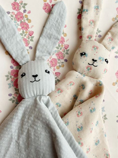 Sleepy Rabbit, Pipa Petite