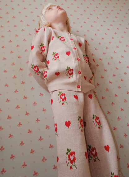 Amelia Pant, Soft Pink