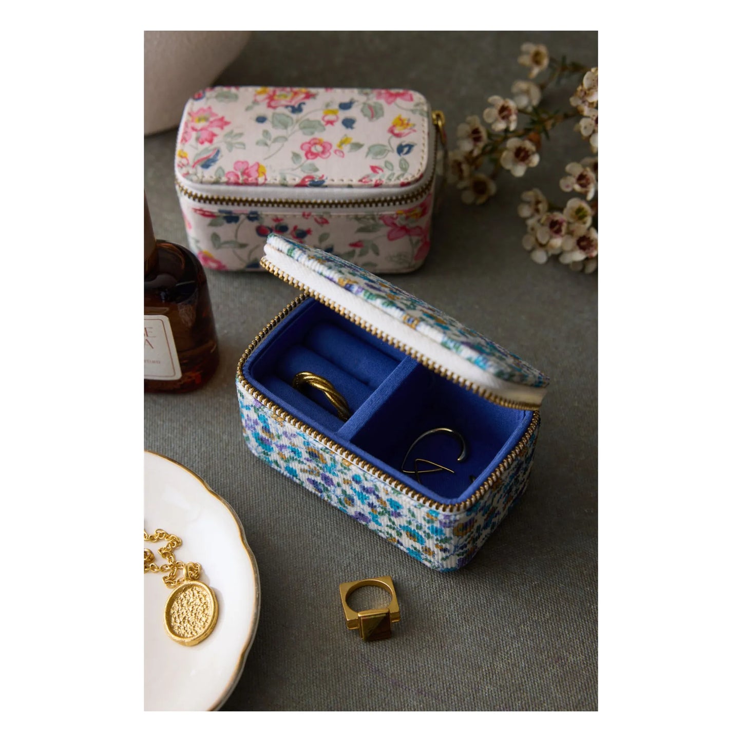 Soumaya Jewelry Box in Floral Milleraie Velvet