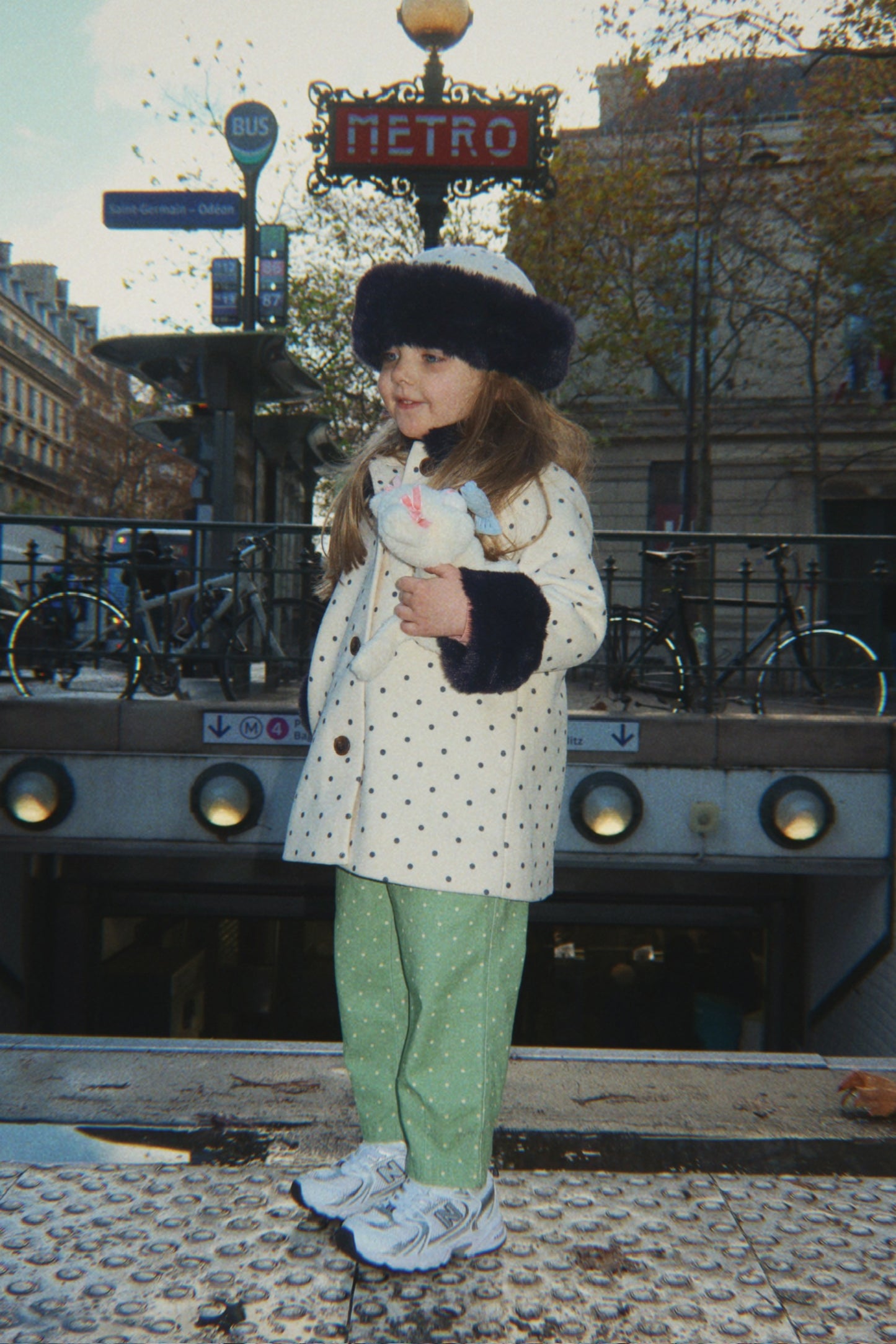 Porsia Coat, Dot Lumiere