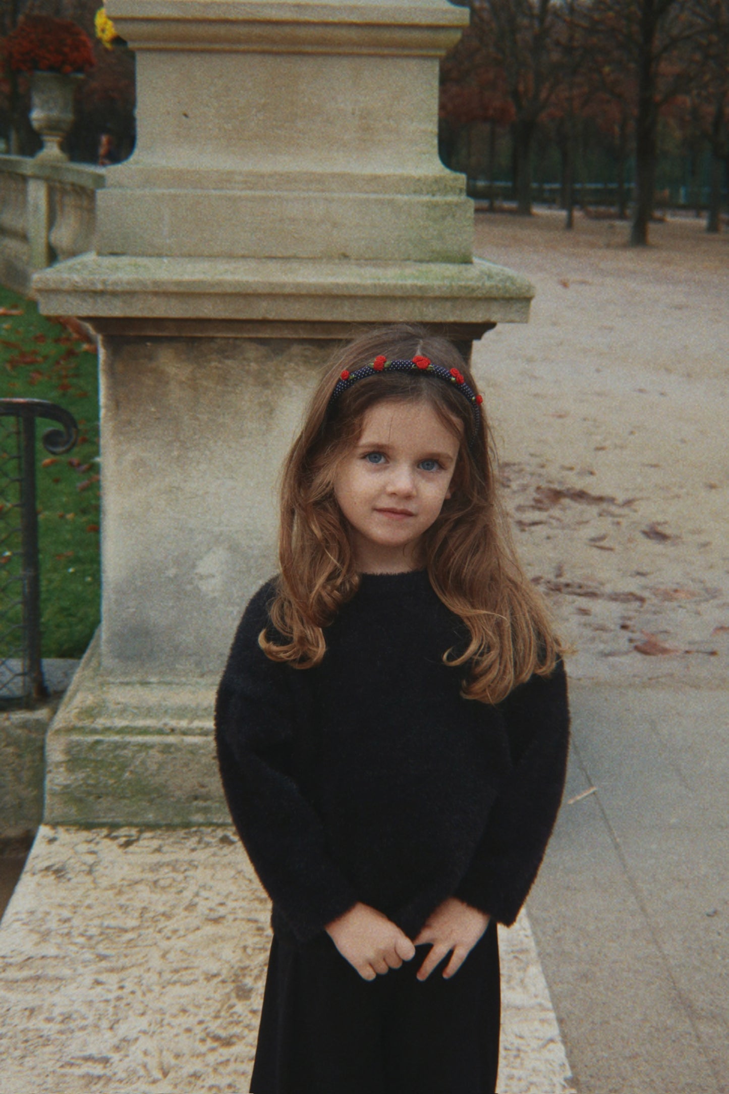 Rose Rouge Hairbrace, Dot Nuit