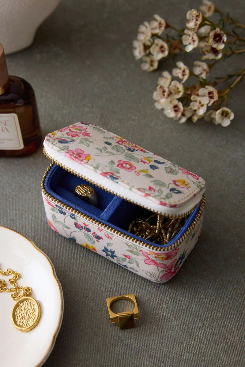 Soumaya Jewelry Box in Cream Wild Flowers